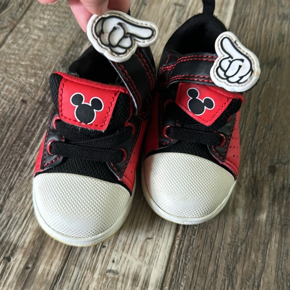 Disney's Mickey Mouse Baby Boys Court Sneakers, Sizes 6 - Picture 9 of 10